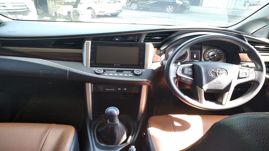 TOYOTA INNOVA 2.4 V MT 2019